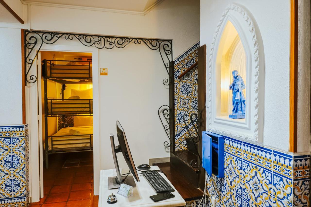 Help Yourself Hostels - Restelo Lissabon Exterior foto